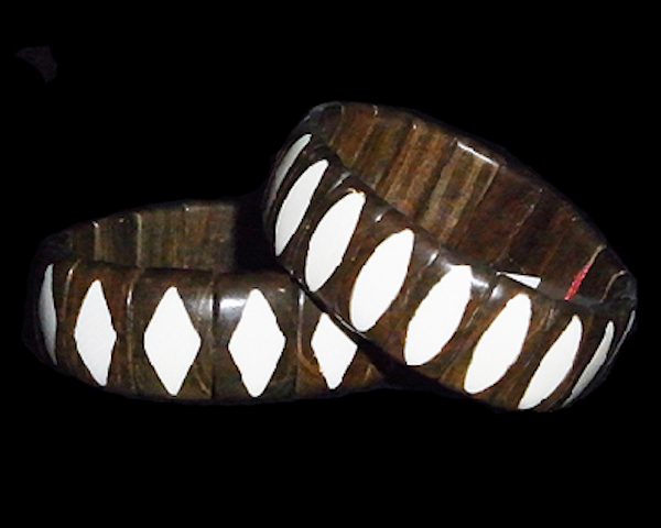 Bracelet en bois avec incrustation en ivoire de mammouth