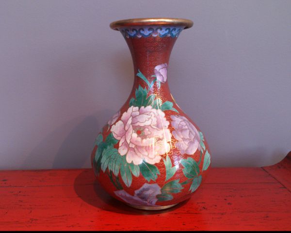 Vase en cloisonné émaillée à décore floral